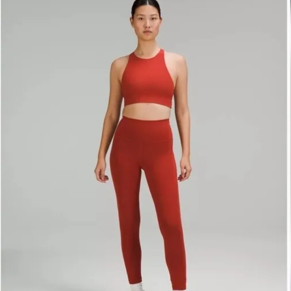 New Lululemon Wunder Train HR Tight 25” pockets.